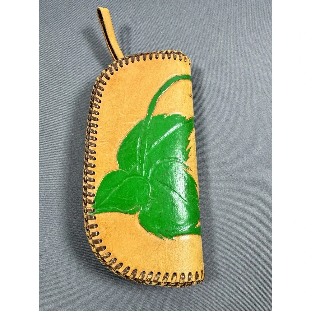 Vintage Leather Hand Tooled Zipper‎ Coin Change Purse 50+ Years Old